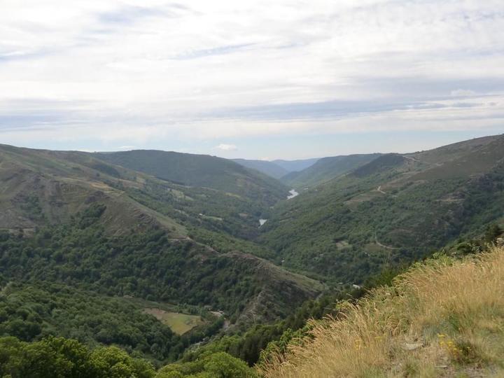 Vallée de la Borne et barrage de Roujanel