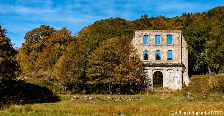 Ligne de partage des eaux La chartreuse de Bonnefoy - Oeuvre de Stéphane Tidet